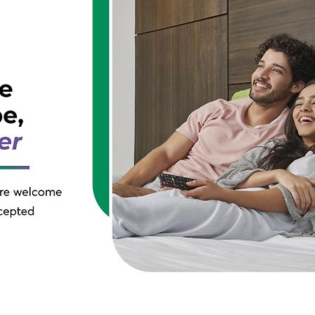 Treebo Grand Vistara Airport Suites Kochi エクステリア 写真