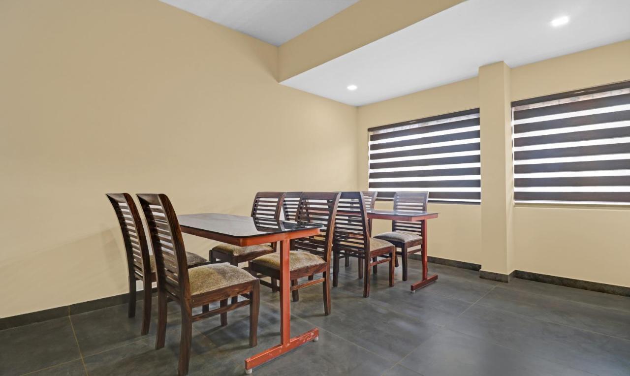Treebo Grand Vistara Airport Suites Kochi エクステリア 写真