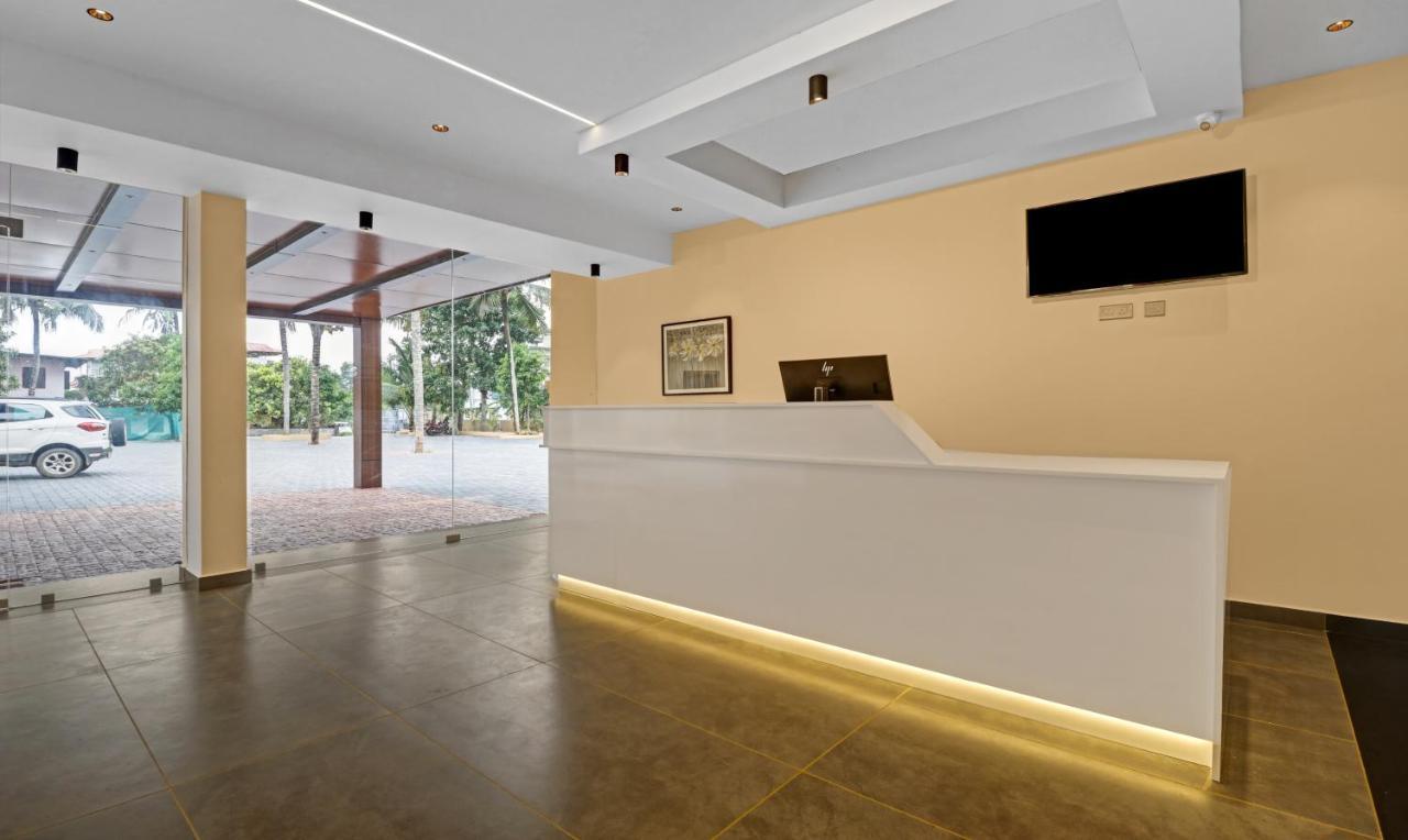 Treebo Grand Vistara Airport Suites Kochi エクステリア 写真