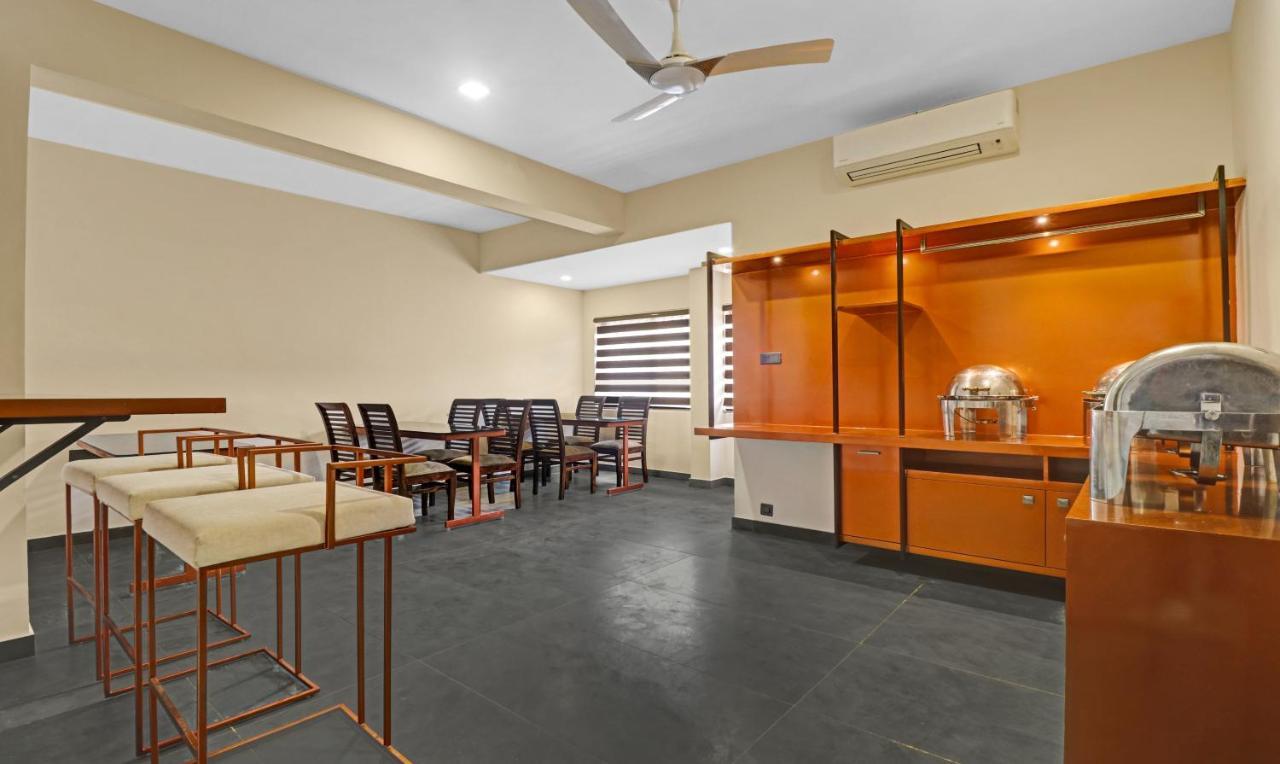 Treebo Grand Vistara Airport Suites Kochi エクステリア 写真
