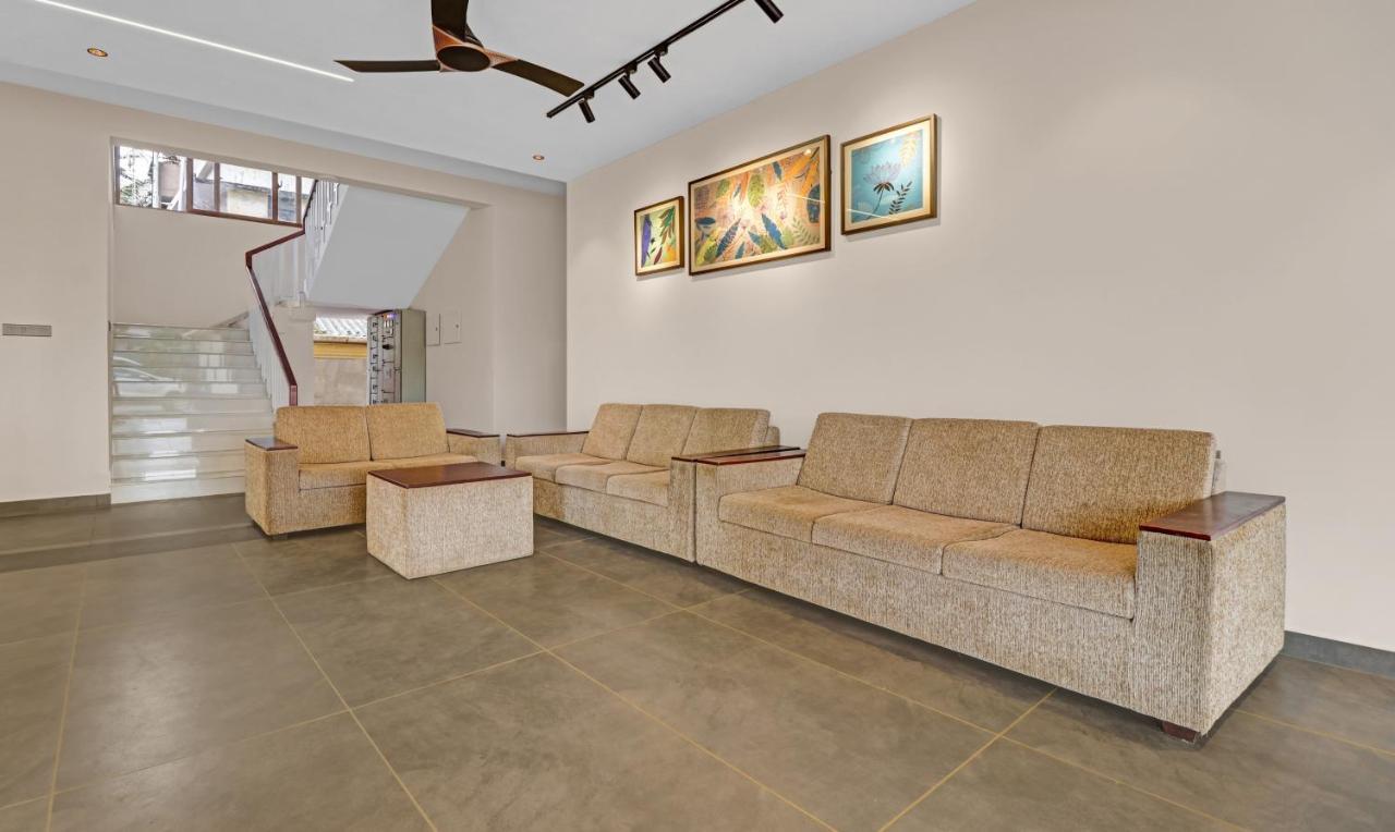 Treebo Grand Vistara Airport Suites Kochi エクステリア 写真